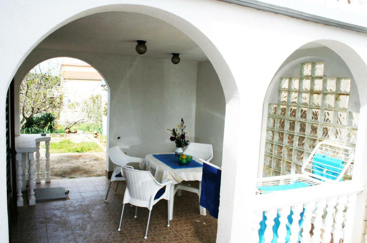 Apartment Azriel Vir Esterno foto